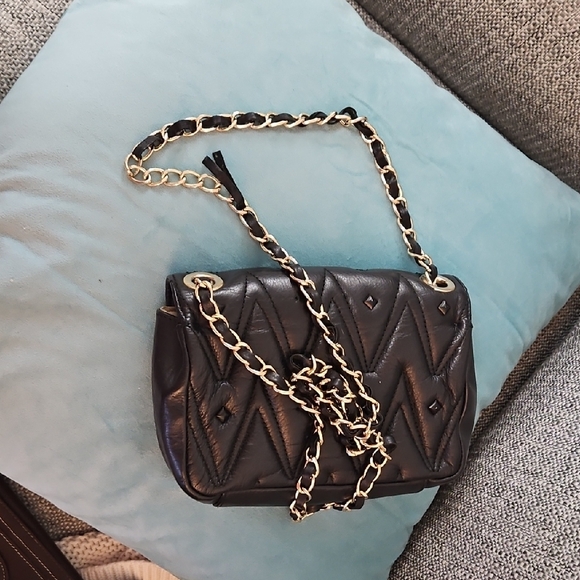 Valentino Black Leather Crossbody Bag with Gold Chain - Picture 3 of 3